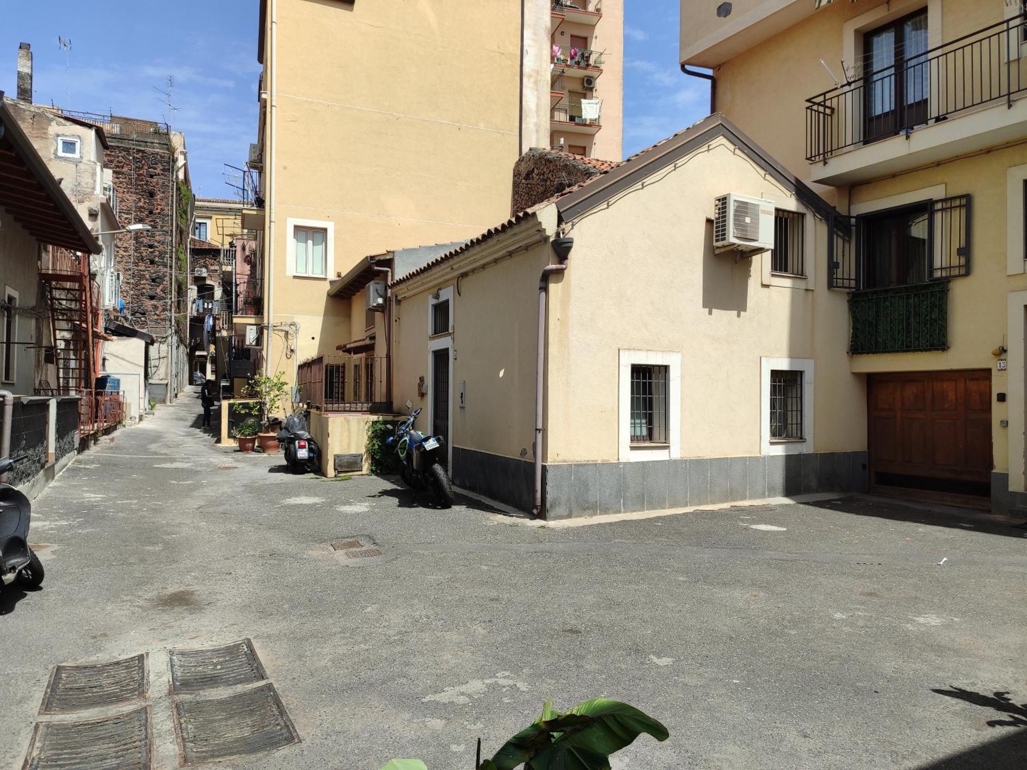 Le Case Del Cortile Catania Exterior photo