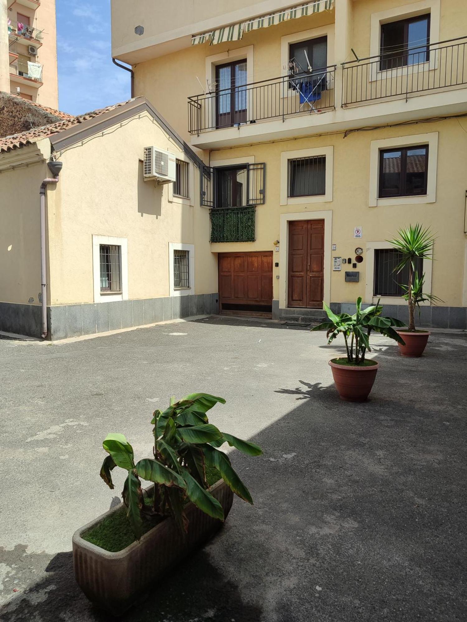 Le Case Del Cortile Catania Exterior photo